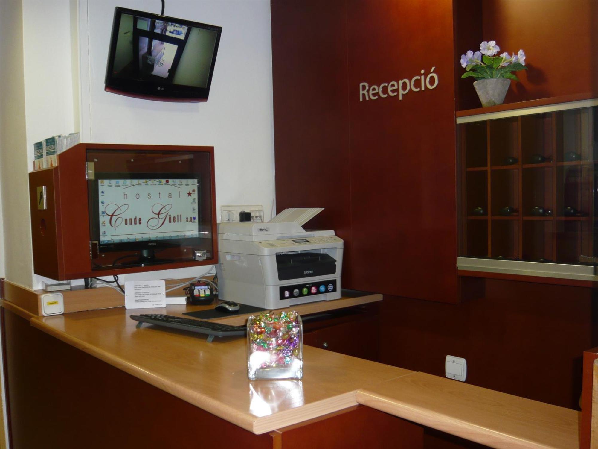 Hostal Bestprice Barcelona Stadium Exterior photo